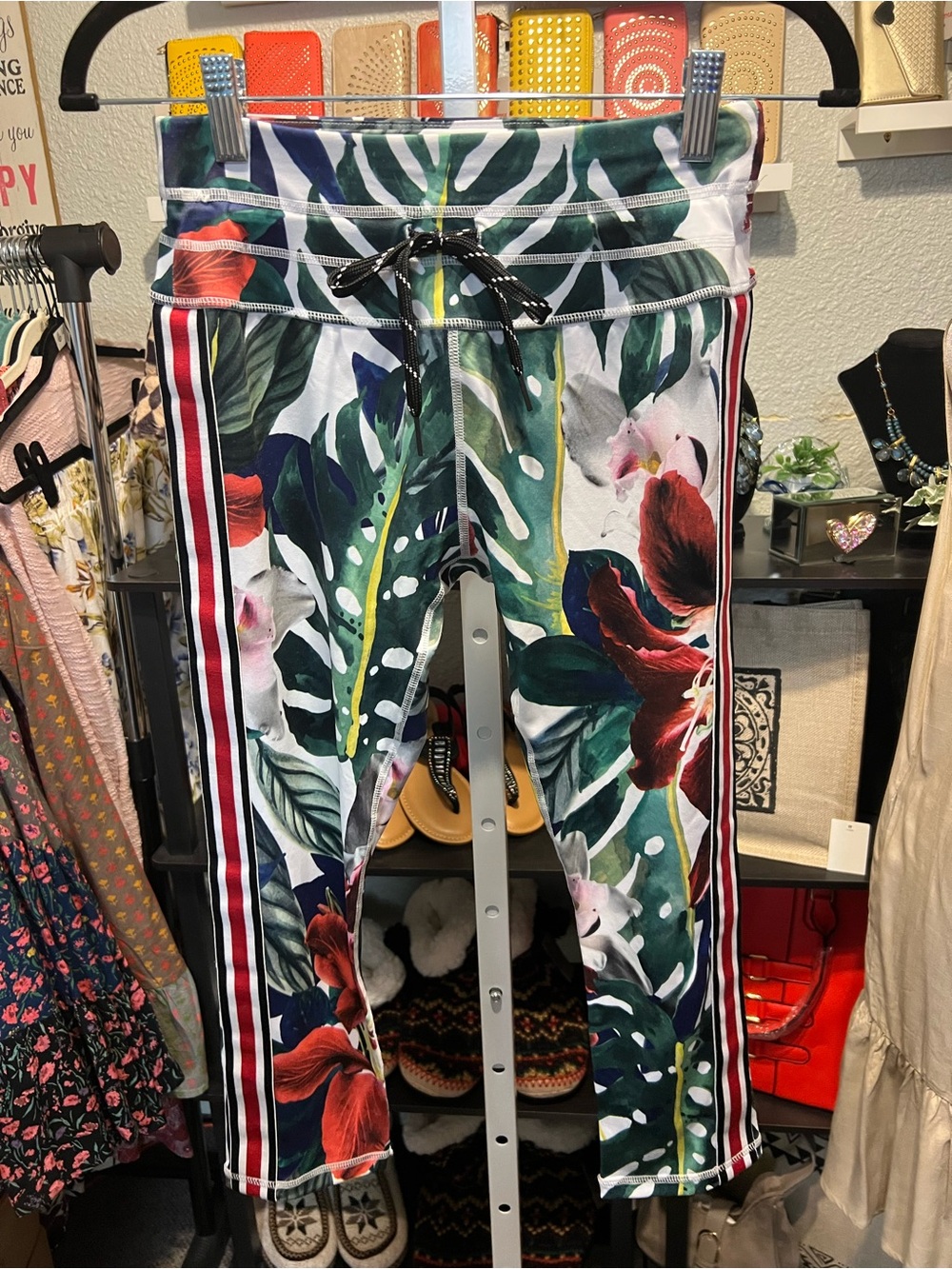 C&C California Tropical Leaf & Floral Leggings in Green, Red, White